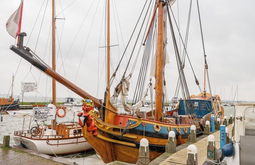 Volendam House | Volendam Old Bridge Residence R5