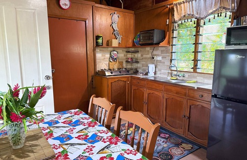 Savusavu Cottage | Vonu Villa-Near Beachfront-Private - Budget Luxury