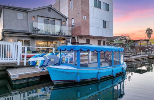 Sunset Beach House | Voted Airbnb Most Loved Home 2024 Duffy Boat