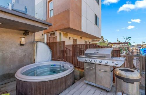 Sunset Beach House | Voted Airbnb Most Loved Home 2024 Duffy Boat