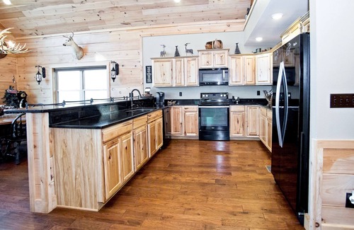 Frank Cabin | Voted "BEST VIEWS" - High Demand Area! - Surrounded by Pisgah National Forest!