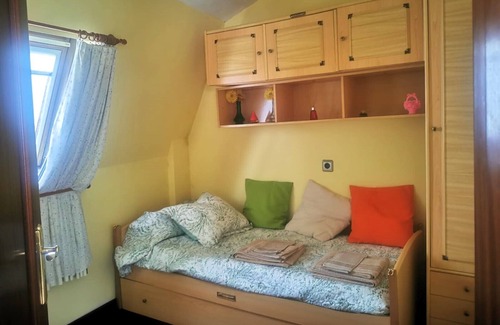 Cee Apartment | Vrbo Property