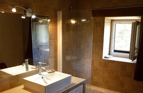 Ville-sous-Anjou House | Vrbo Property
