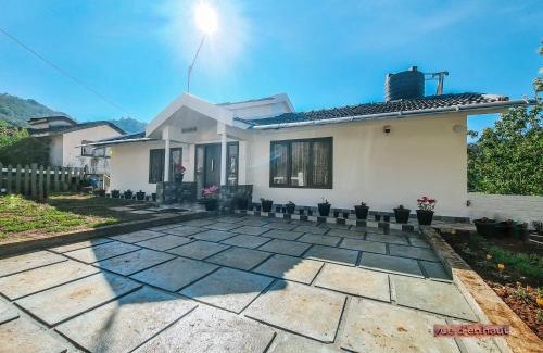 Thalayathimund Villa | Vue D'en Haut, Ooty,India