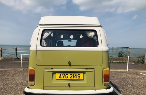 Ickham House | VW classic campervan, original interior, Kent hire