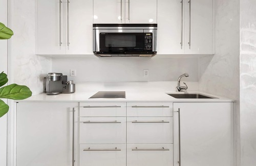 City Center Condo | W South Beach: Oceanview Condo with Pool & Direct Beach Access