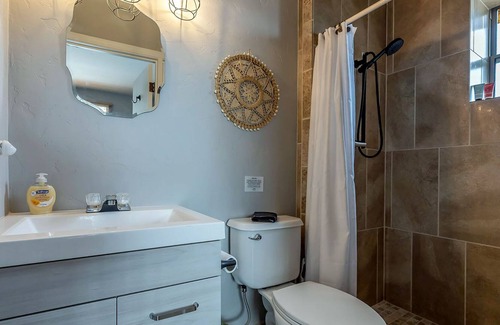 West University Apartment | W University 2 Walk to U of A, 4th Ave & Downtown