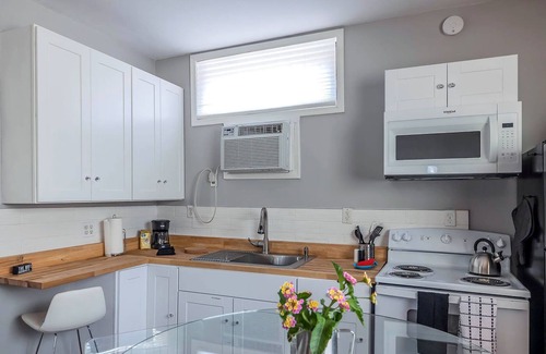 West University Apartment | W University 2 Walk to U of A, 4th Ave & Downtown