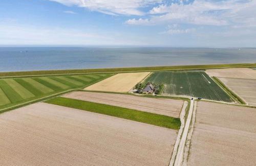 Nes Gem Dongeradeel Villa | Wadhuis met spectaculair uitzicht op zee!