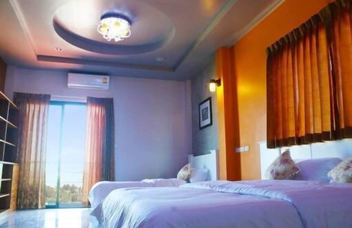Warin Chamrap Hotel | Waen Petch Place