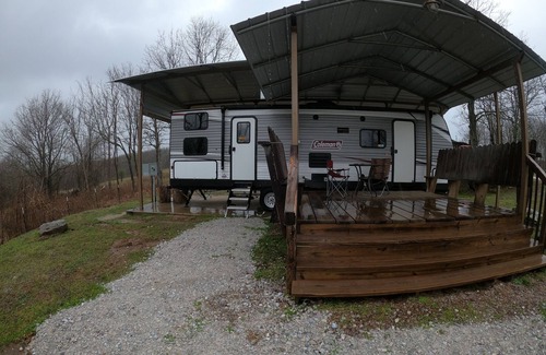 Compton House | Wagon Wheel, located on the mountain top bordering Lost Valley State Park