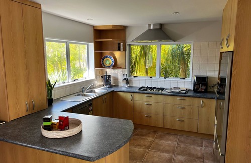 Torbay Apartment | Waiake Beach Apartments