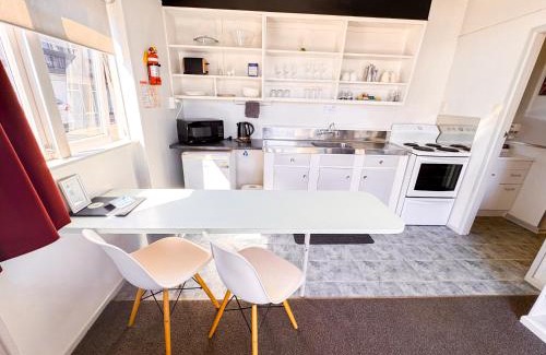 Gisborne Hotel | Waikanae Beach Motel