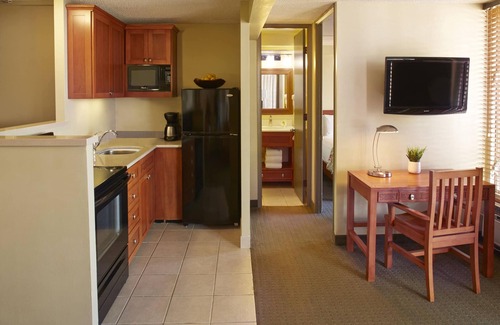 Waikiki Hotel | Waikiki 1BR Suites | 2 Twins & Kitchens | Pool Access | 2 Units