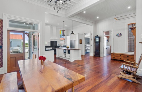 Opaki House | Waipipi Homestead - 6 bedroom historical homestead with pool, spa and yoga room