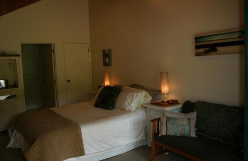 Kaimarama Cabin | Wairua Lodge - Rainforest River Retreat