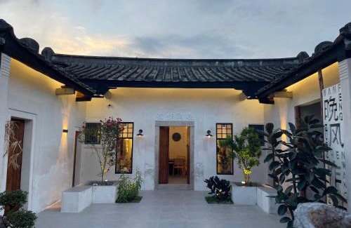 Longhu Qu House | Waiting for the Blossoms B&B Tea House