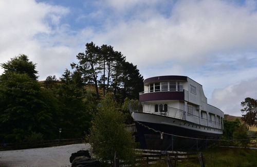 Waitomo Caves Boat Rental | Waitomo Woodlyn Park Waitanic Captains Unit S1