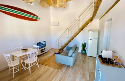 Porto Covo Cottage | Wake up to a sea view on this Alentejo hill, a 10-minute walk from the beach.