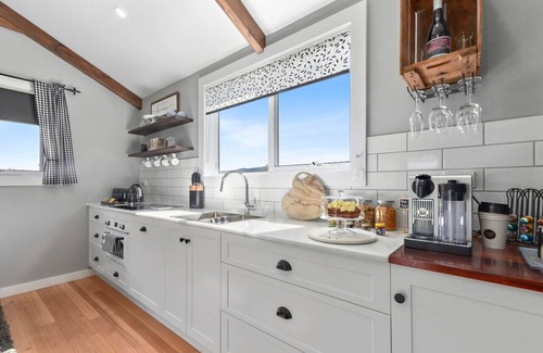 Mole Creek House | Wakefields - an enchanting mountain view cottage