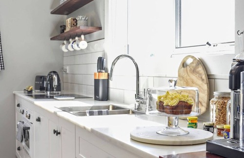 Mole Creek House | Wakefields - an enchanting mountain view cottage