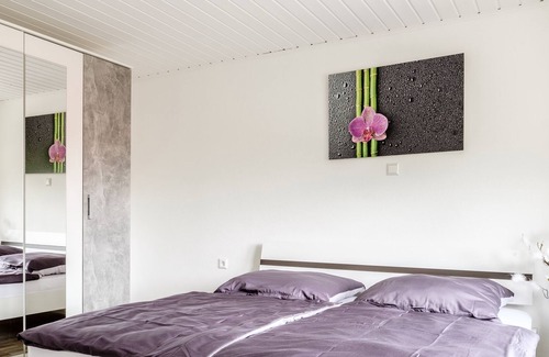 Bottingen Apartment | Waldblick holiday apartment with garden, 55sqm, 1 bedroom, max. 4 people