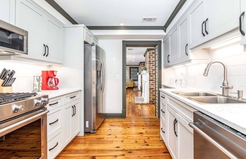 Savannah Victorian District Condo | Waldburg Garden | Pet Friendly, Historic Savannah!