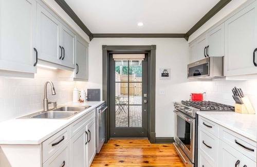Savannah Victorian District Condo | Waldburg Garden | Pet Friendly, Historic Savannah!