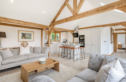Uttoxeter Cottage | Walford Lodge - UK47305