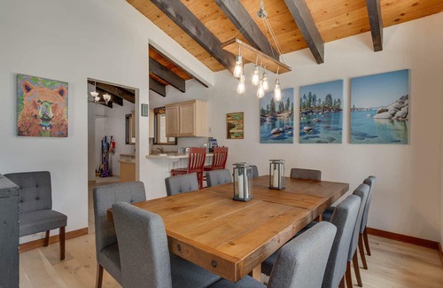 Tahoe City House | Walk downtown and close to Squaw/Alpine/Lake
