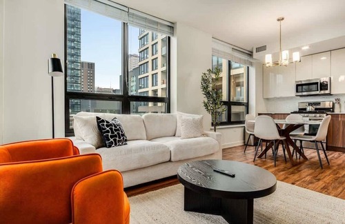 Killgubbin Apartment | Walk Everywhere! 5 mins to Magnificent Mile, River
