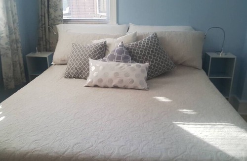Adams Morgan Bed & Breakfast | Walk Everywhere! Charming Adams Morgan 1 BR!