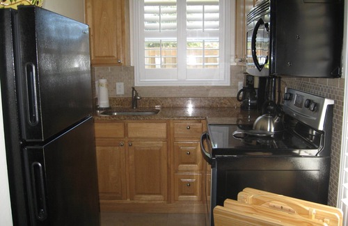 Naples Park Apartment | Walk, Ride or Bike to the Beach