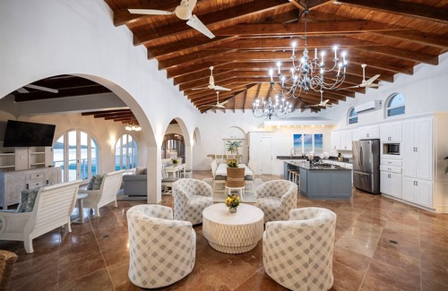 Tropaco Point Villa | Walk to beach & dining! Sleeps 17, large pool!