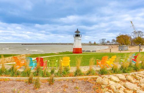 Vermilion House | Walk to Beach Home with Pool in Vermilion
