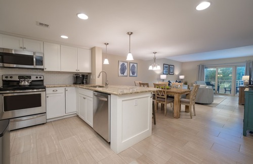Sea Pines Condo | Walk to Beach Club, Pet Friendly, Open Plan and Golf View
