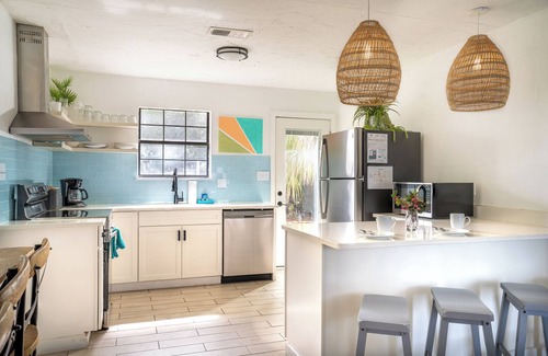 El Centro Beach House | Walk to Beach, Hot Tub, Fire Pit, King Bed! Ask about monthly rentals in winter!