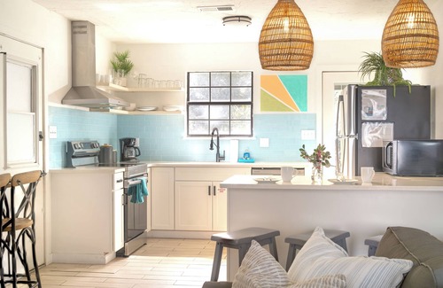 El Centro Beach House | Walk to Beach, Hot Tub, Fire Pit, King Bed! Ask about monthly rentals in winter!