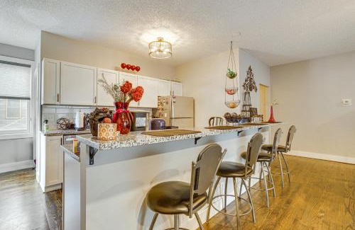 Whittier House | Walk to Bites and Whittier Park Uptown Getaway!