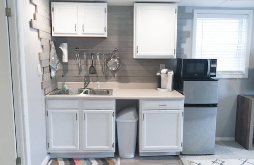 Colington Apartment | Walk To Coffee, Wine & Bay, OBX Beaches, The Tiny BoHo by The East Coast Host