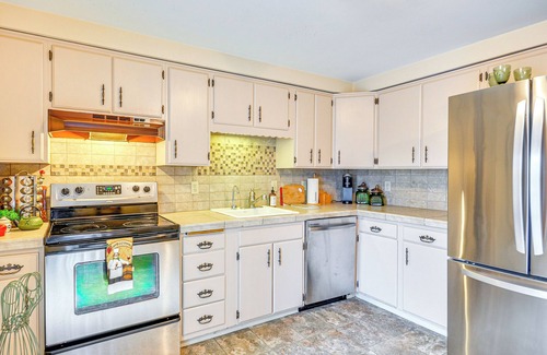 St. Helens Apartment | Walk to Columbia River: Mtn-View St Helens Haven