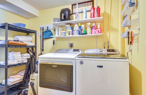 St. Helens Apartment | Walk to Columbia River: Mtn-View St Helens Haven