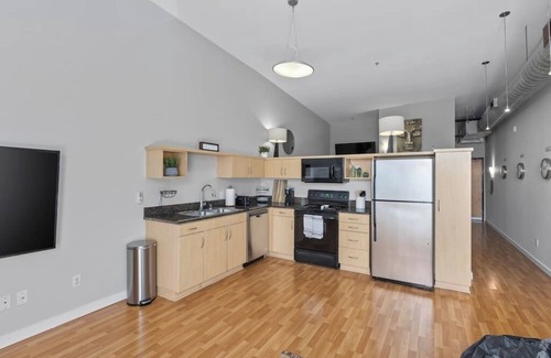East Village Apartment | Walk to Convention|Gym|Great for Mid Term Stay