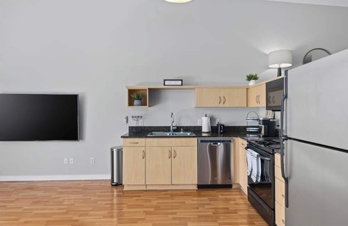 East Village Apartment | Walk to Convention|Gym|Great for Mid Term Stay