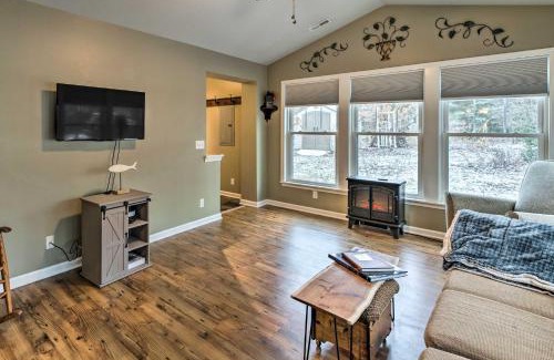 Delavan Lake House | Walk to Delavan Lake Extended Stay Home with Yard