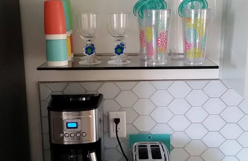 Baristo Condo | Walk To Downtown From Magical Oasis