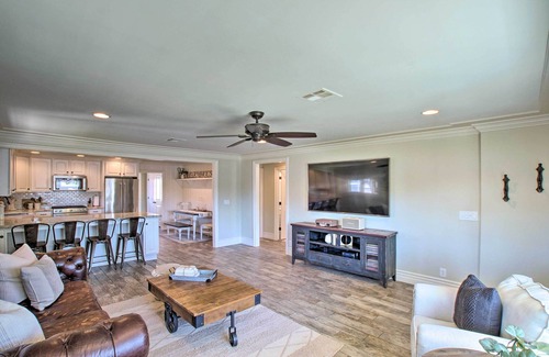 Gilbert House | Walk to Downtown: Gilbert Home w/Fire Pit!