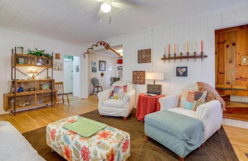 Lynn House | Walk to Downtown Pet-Friendly Cottage in Tyron