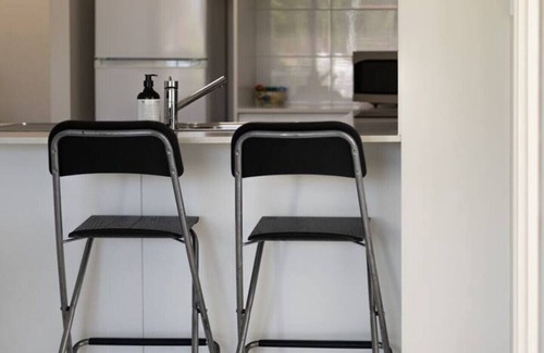 Springwood Apartment | Walk to everything! Modern 2Beds Apt w/EasyAccess