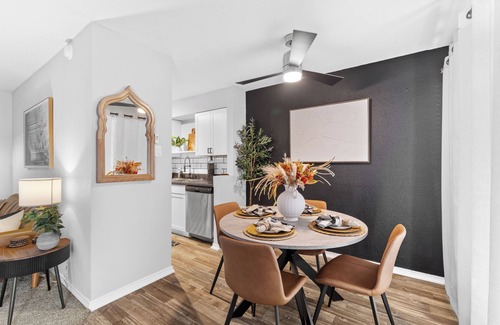 Central Arlington Apartment | 🏈⚾ Walk to games, chill in style—your fan HQ awaits! 2 br Professional designed!